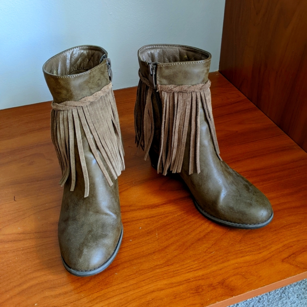 Fringe Boots